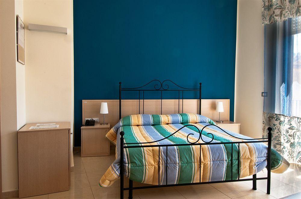 Hotel Residence Empedocle เมสซีนา ภายนอก รูปภาพ