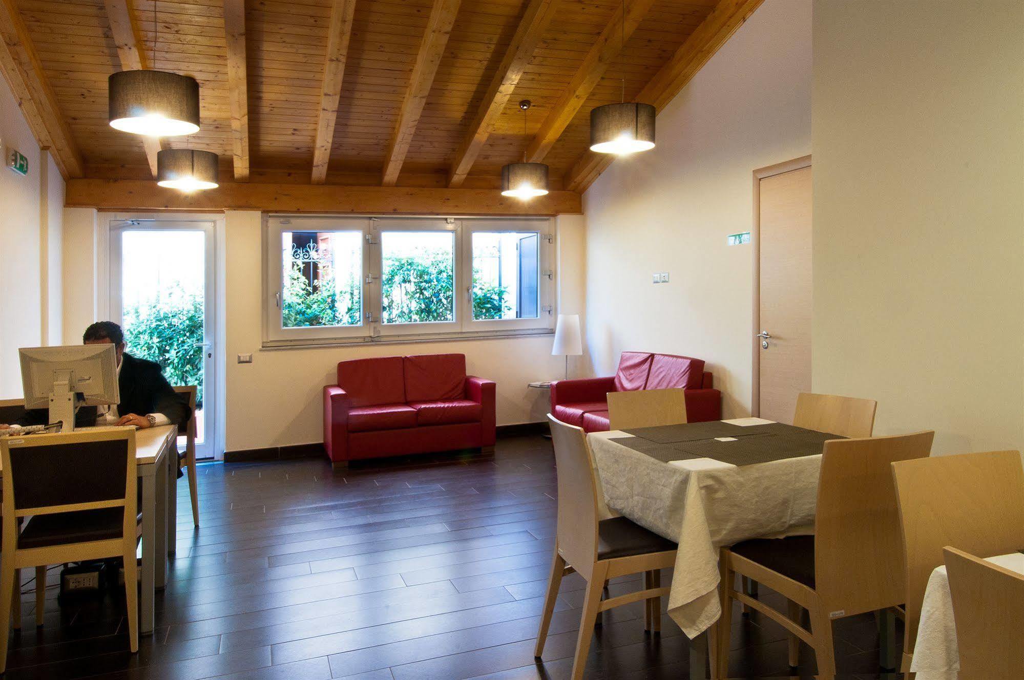Hotel Residence Empedocle เมสซีนา ภายนอก รูปภาพ