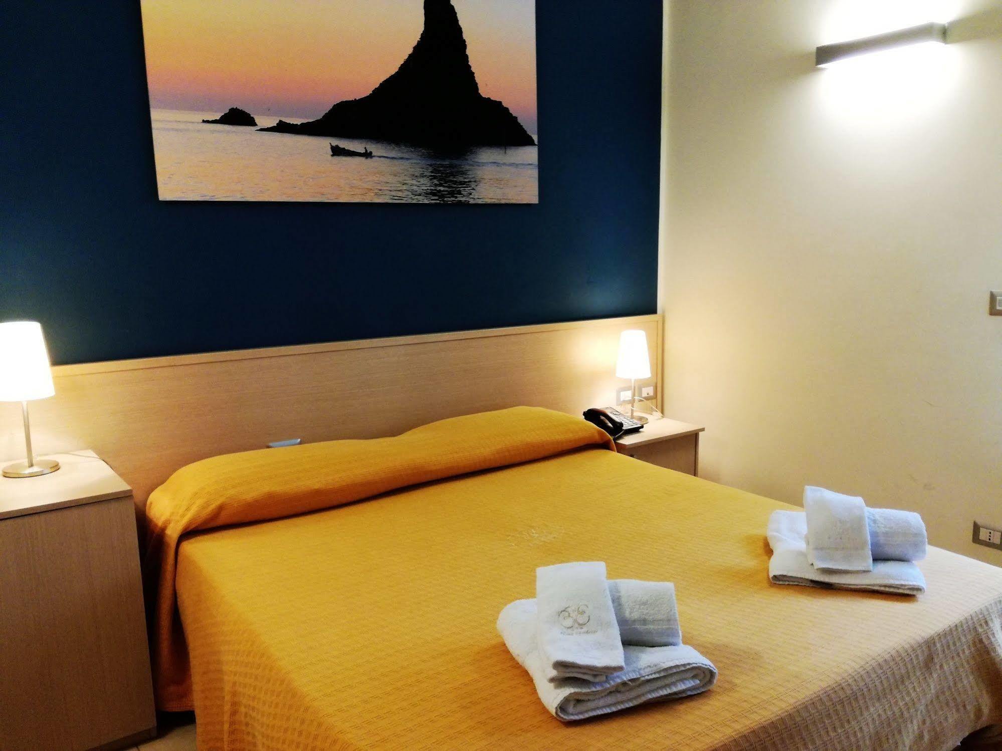 Hotel Residence Empedocle เมสซีนา ภายนอก รูปภาพ