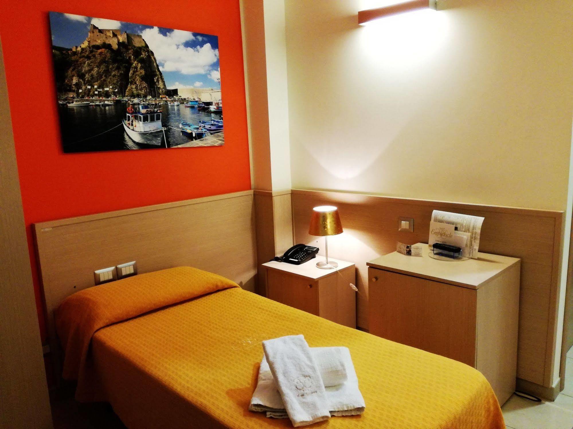 Hotel Residence Empedocle เมสซีนา ภายนอก รูปภาพ