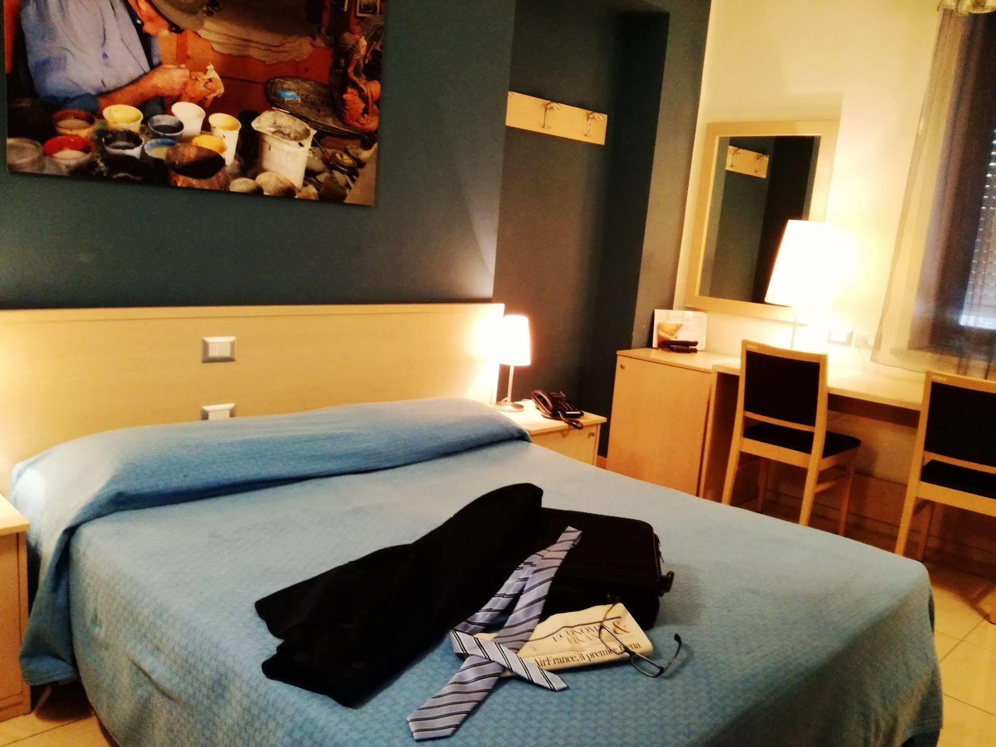 Hotel Residence Empedocle เมสซีนา ภายนอก รูปภาพ