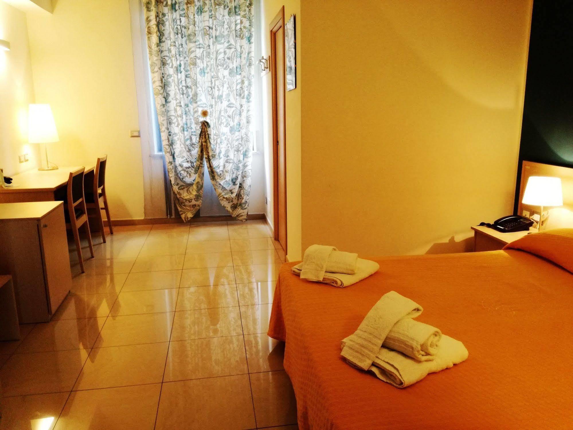 Hotel Residence Empedocle เมสซีนา ภายนอก รูปภาพ