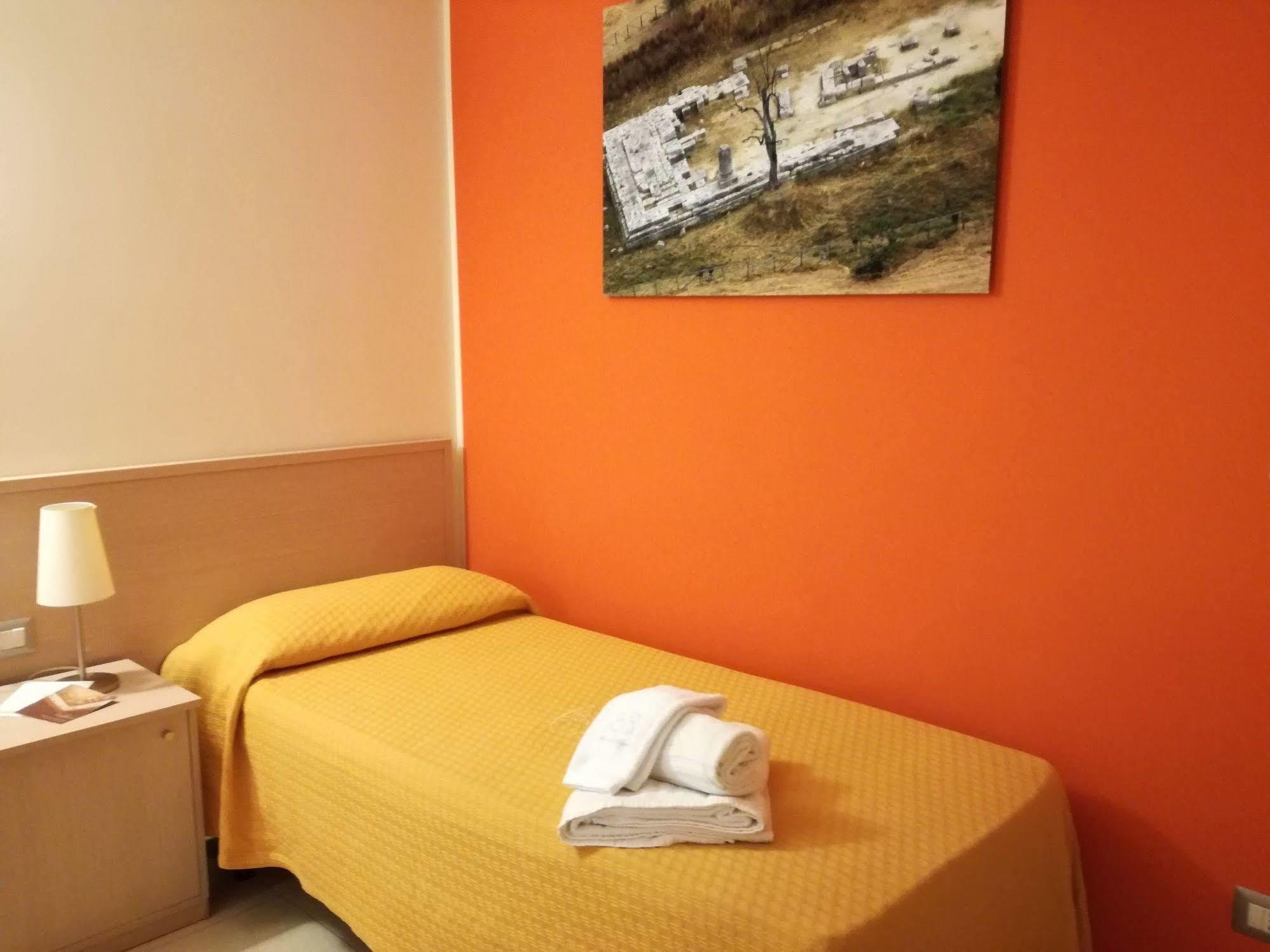 Hotel Residence Empedocle เมสซีนา ภายนอก รูปภาพ