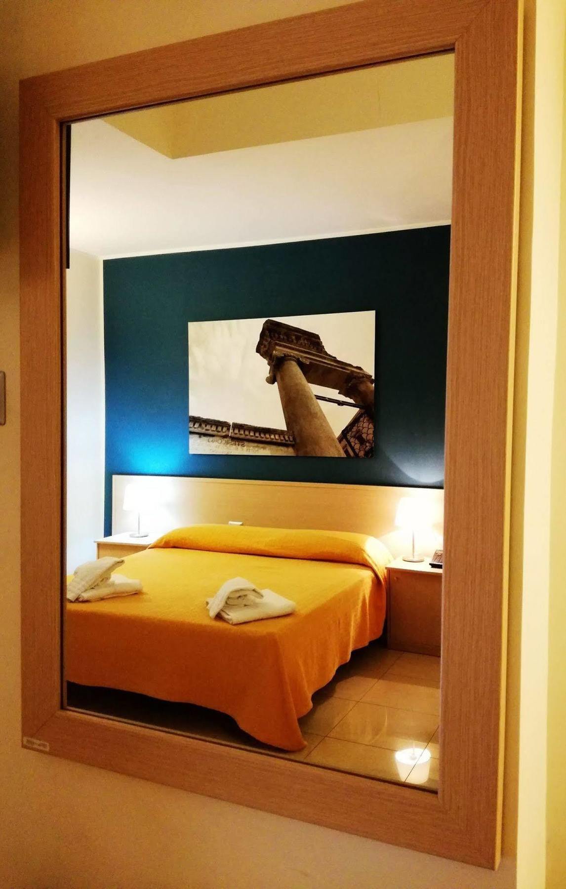 Hotel Residence Empedocle เมสซีนา ภายนอก รูปภาพ