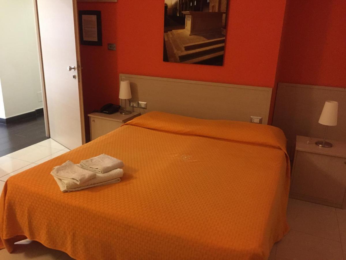 Hotel Residence Empedocle เมสซีนา ภายนอก รูปภาพ